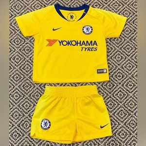 🎉 EUC! 🎉 Nike Authentic Chelsie 6-9M Infant Uniform. Worn Once.